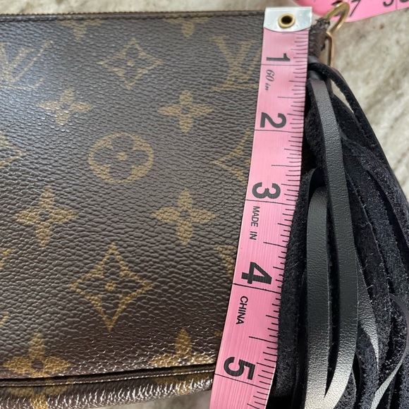 Louis Vuitton fringed pochette crossbody/clutch - Picture 6 of 9